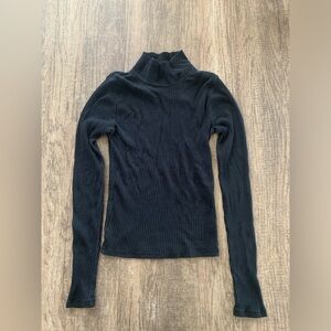 S long sleeve black turtleneck